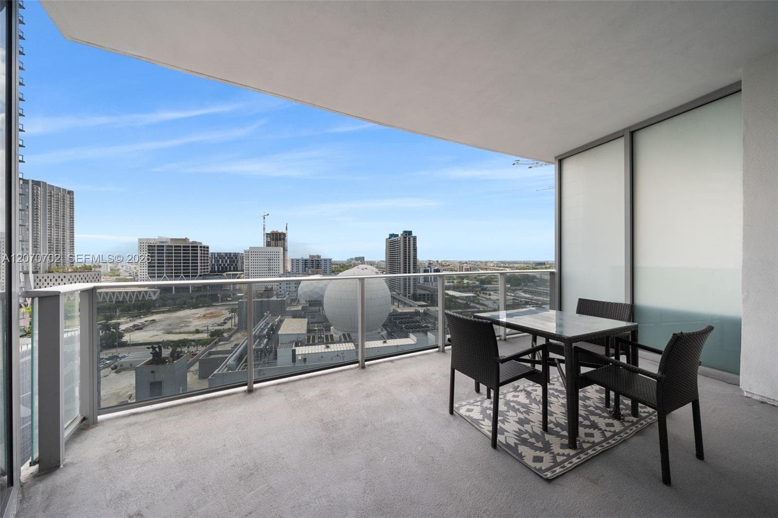 851 NE 1st Ave # 1610, Miami, FL 33132 — zdjęcie 2