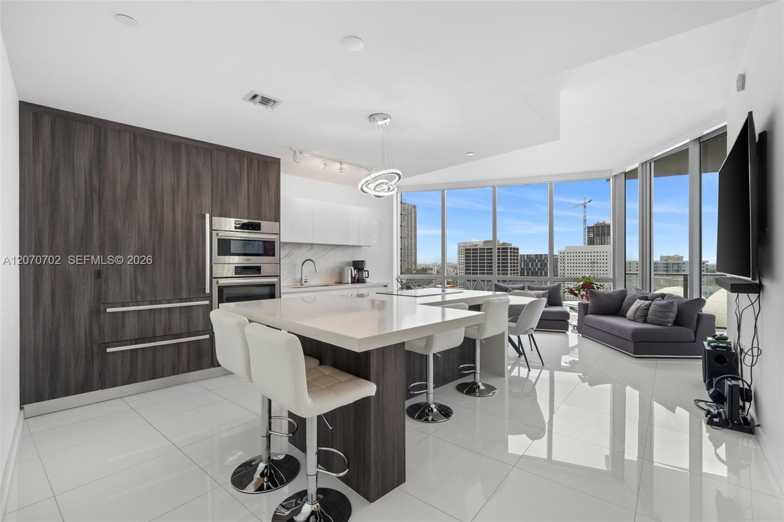 851 NE 1st Ave # 1610, Miami, FL 33132 — zdjęcie 3