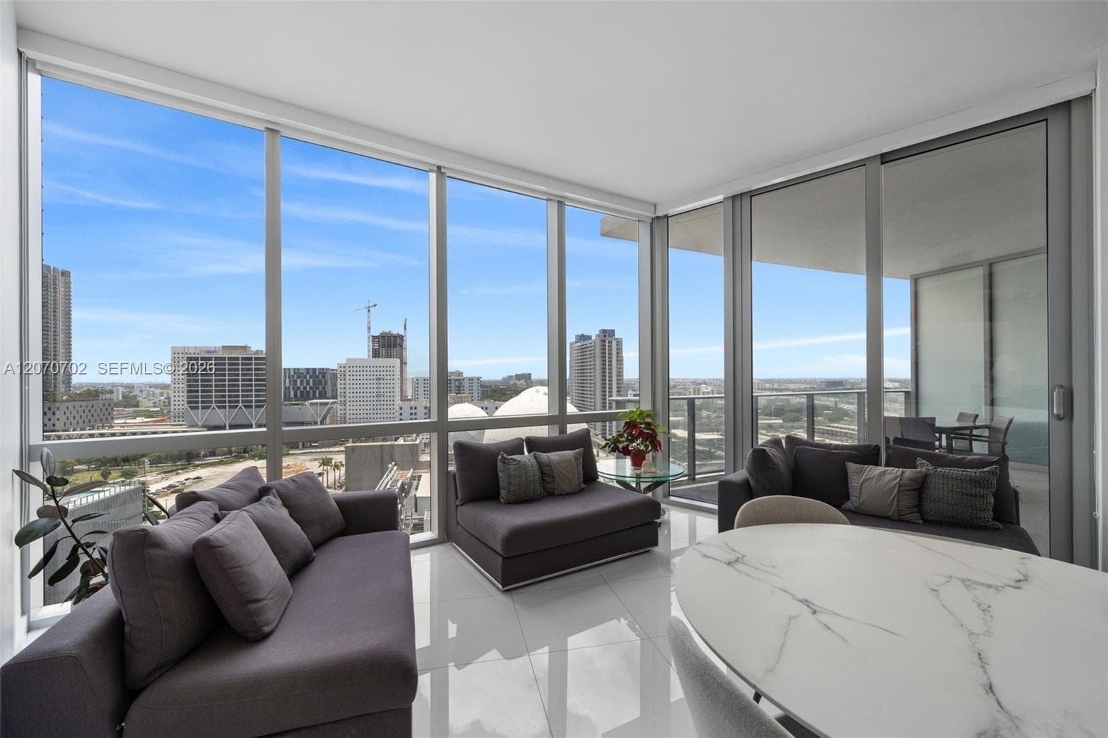 851 NE 1st Ave # 1610, Miami, FL 33132