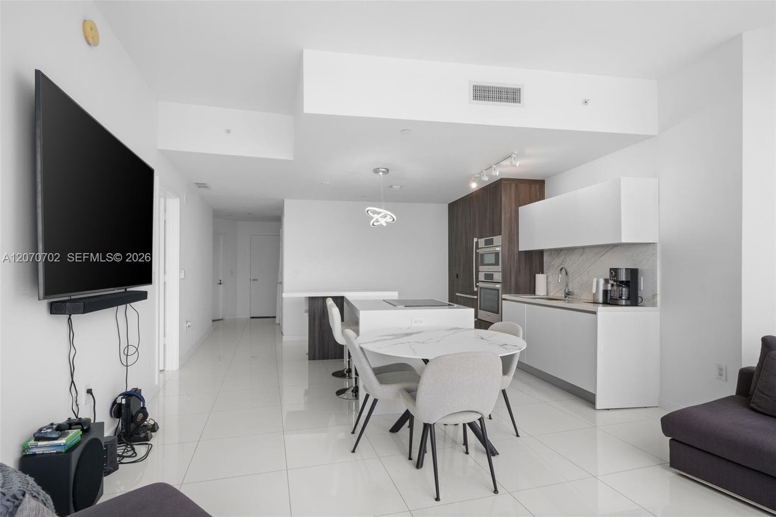 851 NE 1st Ave # 1610, Miami, FL 33132 — zdjęcie 5