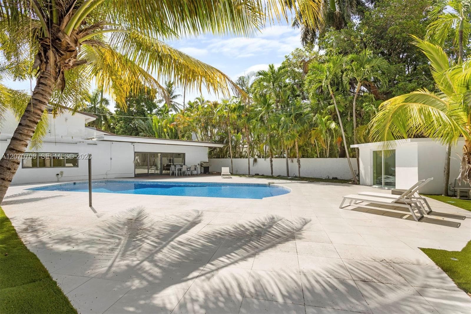 2388 Prairie Ave, Miami Beach, FL 33140 — zdjęcie 2