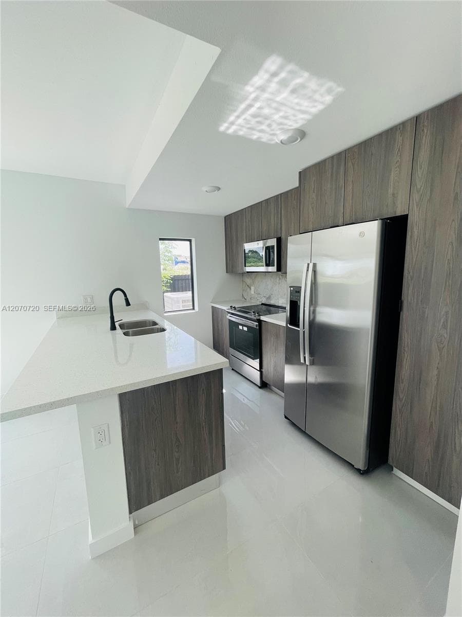 209 NW 13th Pl, Florida City, FL 33034 — zdjęcie 5