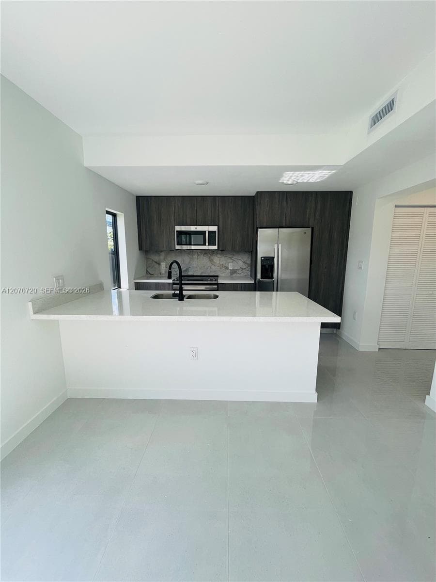209 NW 13th Pl, Florida City, FL 33034 — zdjęcie 4