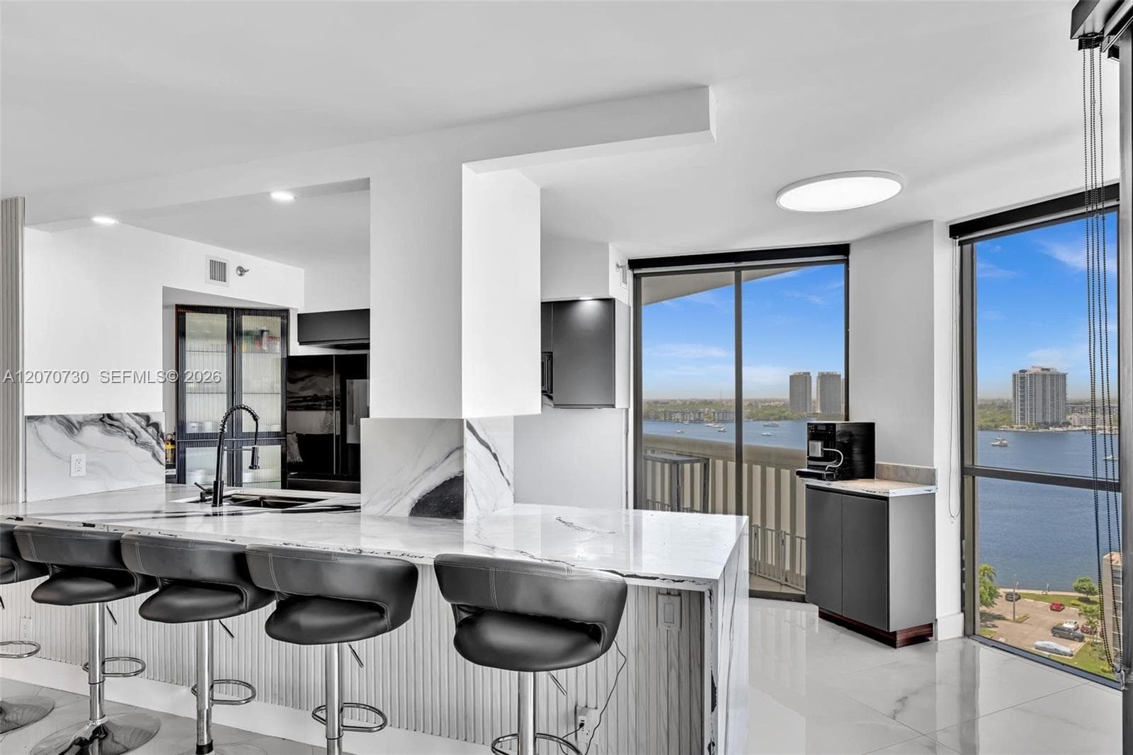 1000 W Island Blvd # 1710, Aventura, FL 33160 — zdjęcie 5