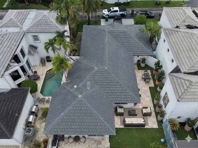 2558 NE 206th Ter, Miami, FL 33180 — zdjęcie 4
