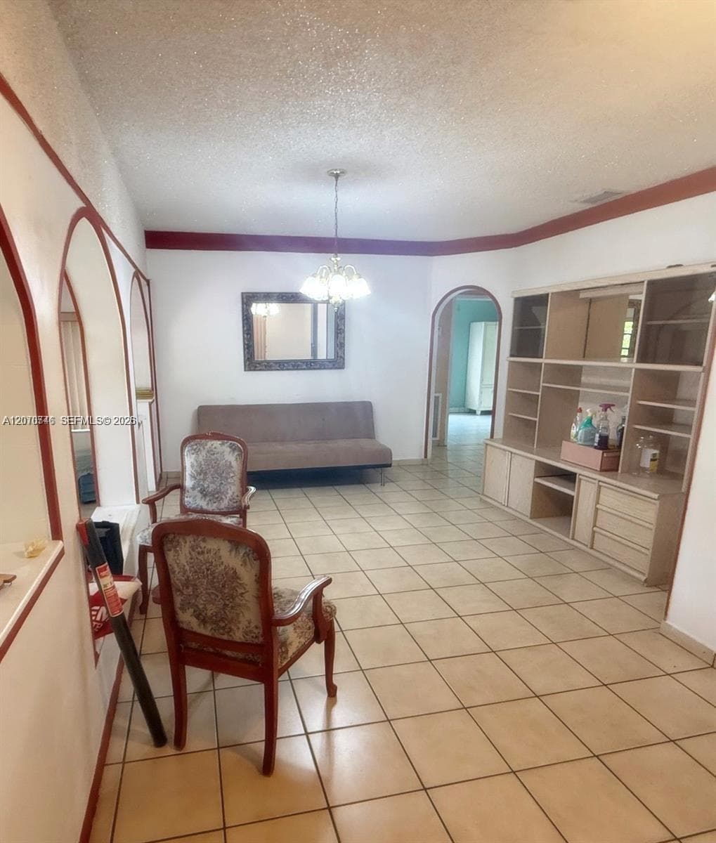 50 E 44th St, Hialeah, FL 33013 — zdjęcie 2