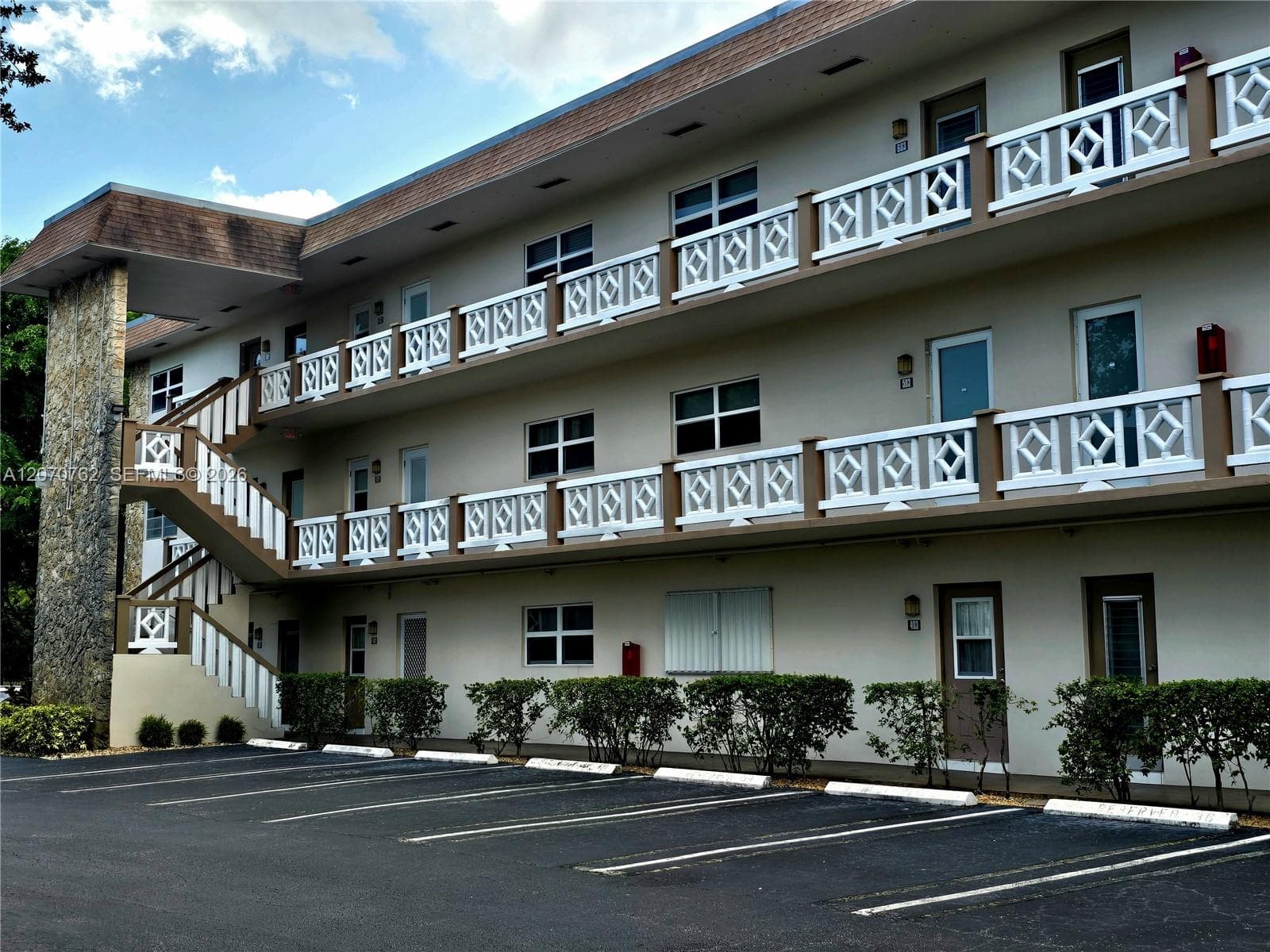 3405 NW 48th Ave # 601, Lauderdale Lakes, FL 33319 — zdjęcie 2