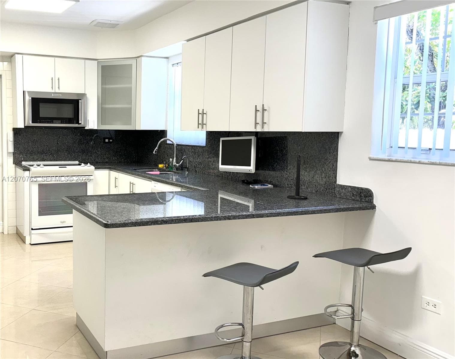 1611 71st St, Miami Beach, FL 33141 — zdjęcie 4