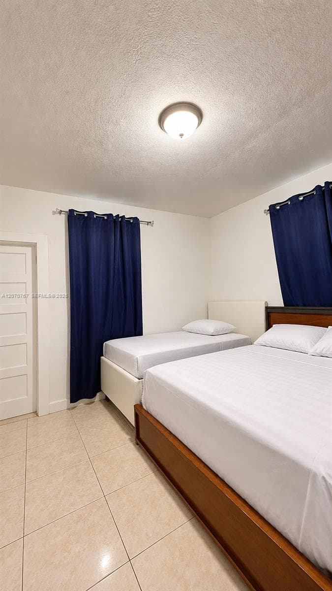 1935 NW 76TH ST, Miami, FL 33147 — zdjęcie 4