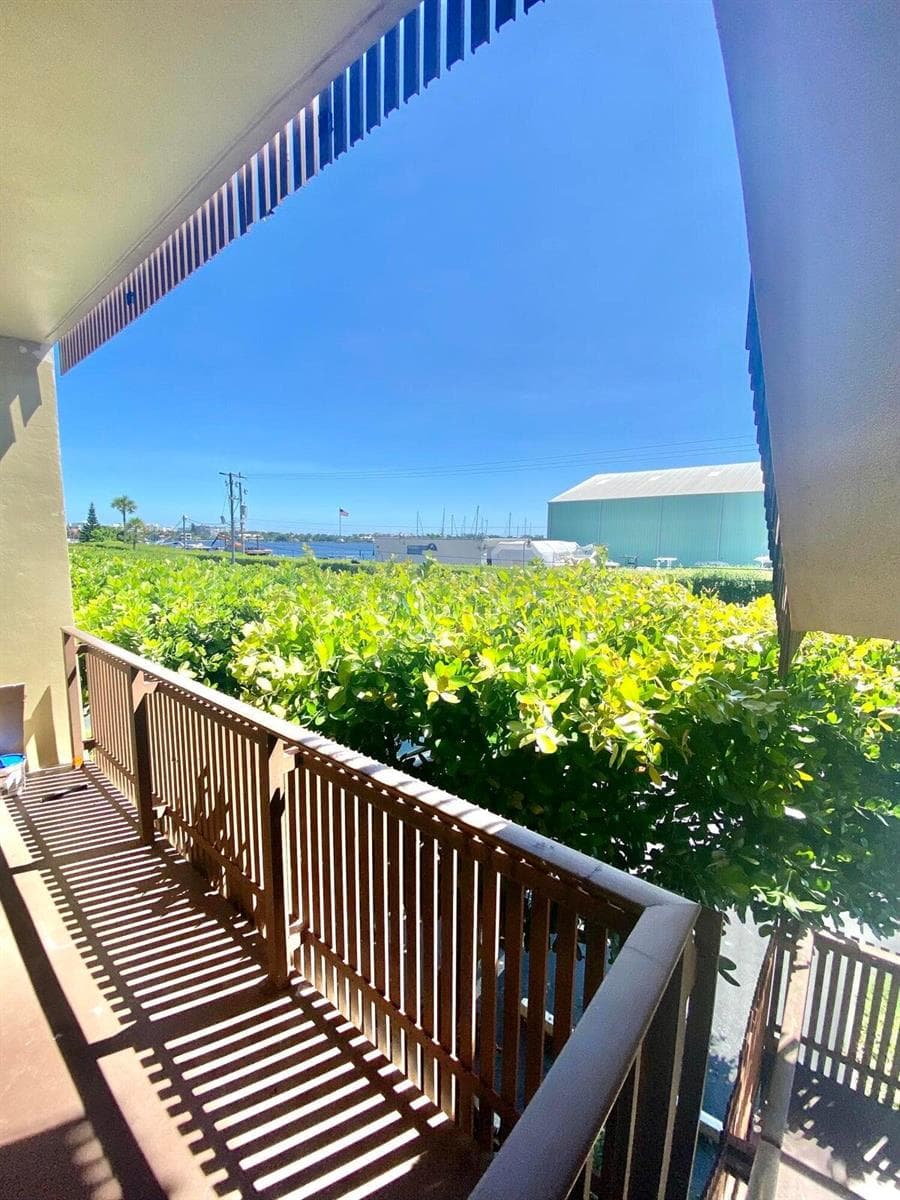 200 WATERWAY Drive S # 208, Lantana, FL 33462 — zdjęcie 2