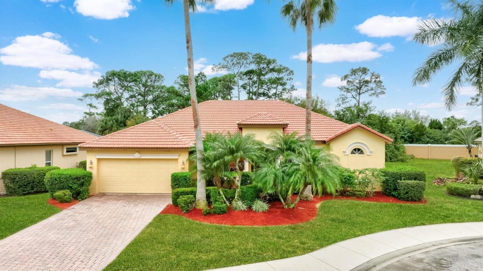 833 SW Vineland Court, Port St. Lucie, FL 34986