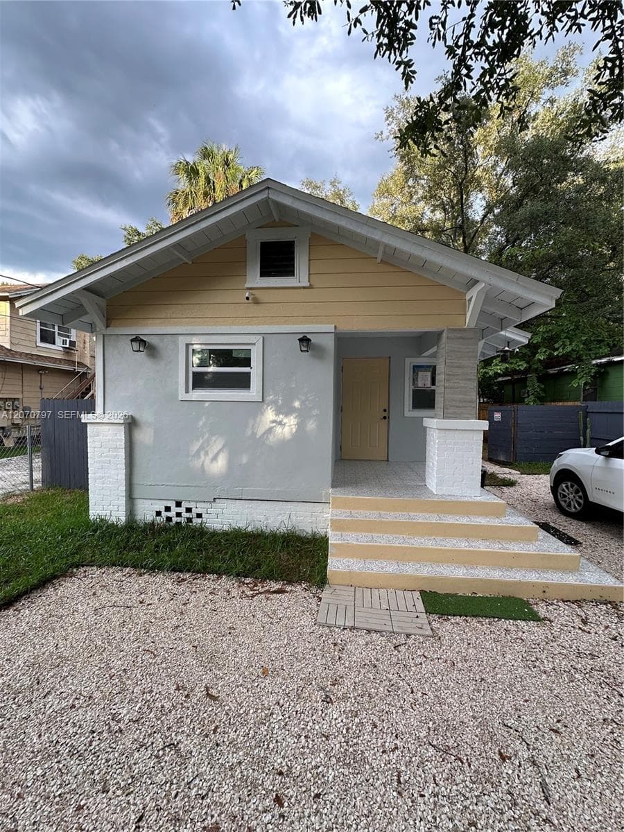 8111 N 10, Tampa, FL 33604