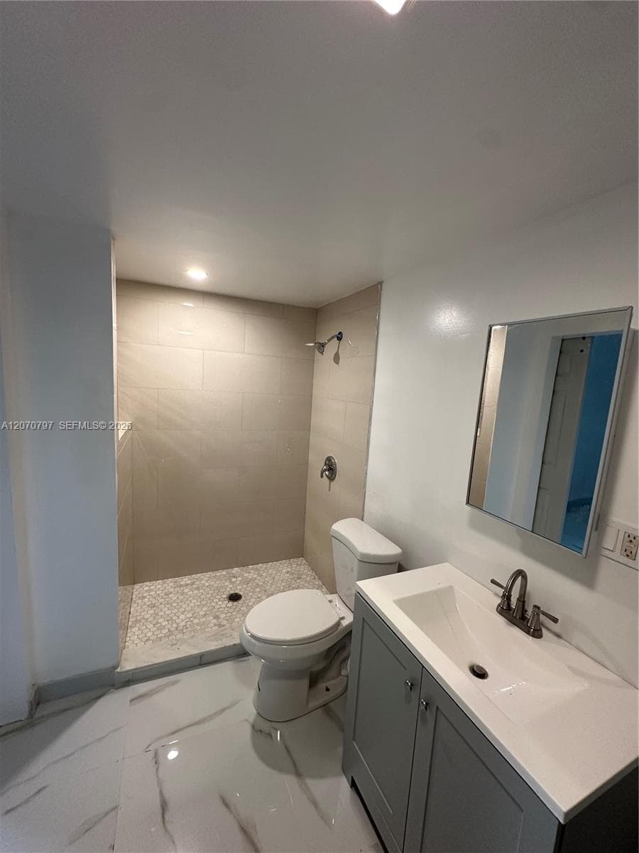 8111 N 10, Tampa, FL 33604 — zdjęcie 5