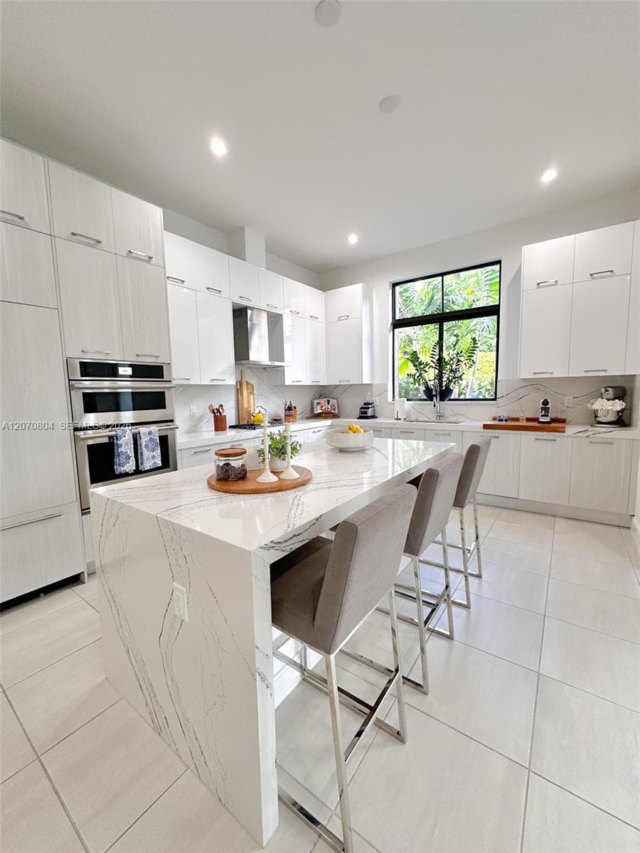 8286 NW 51st Ter, Doral, FL 33166 — zdjęcie 2
