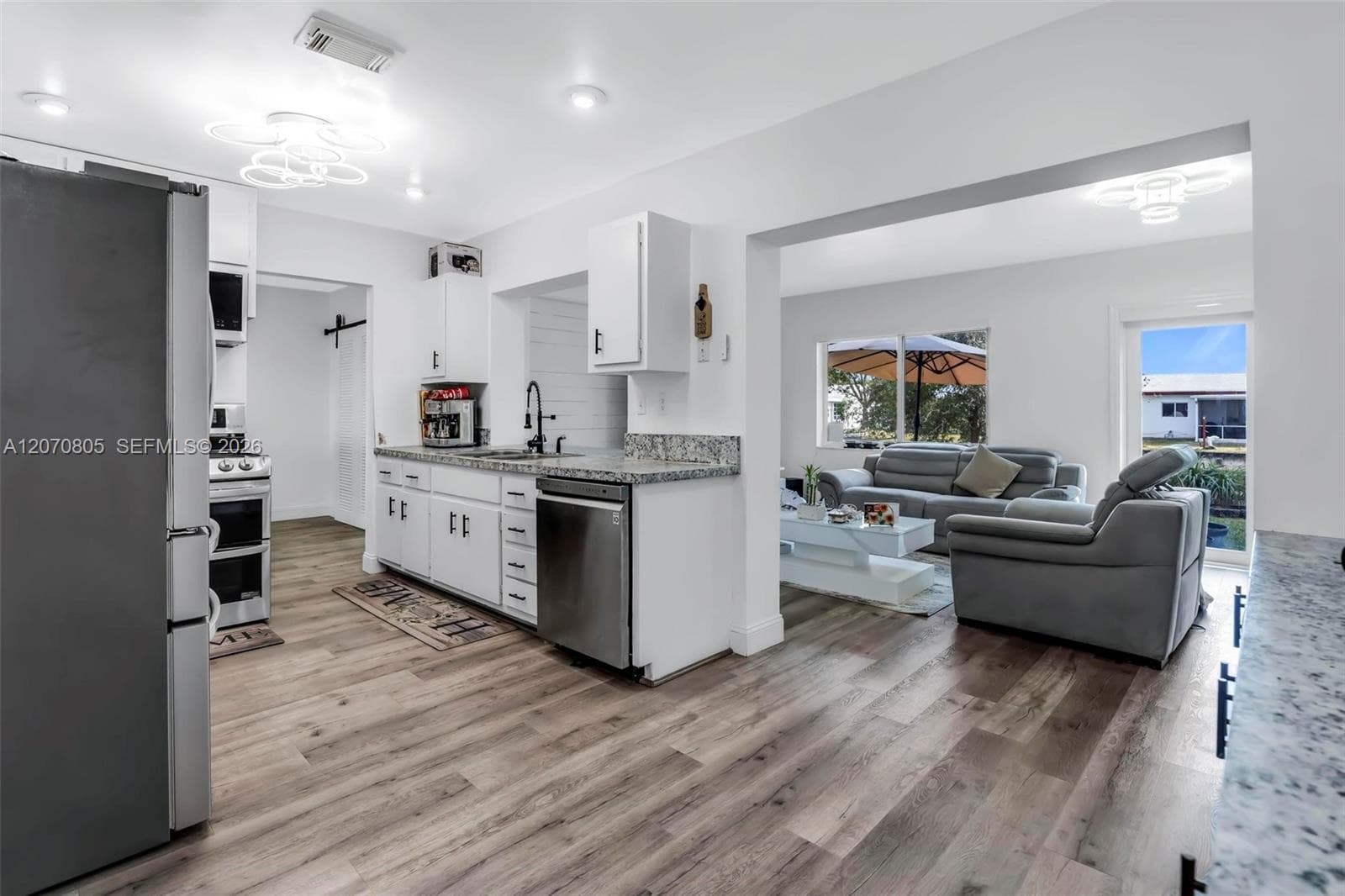 6810 NW 74th Pl, Tamarac, FL 33321 — zdjęcie 4
