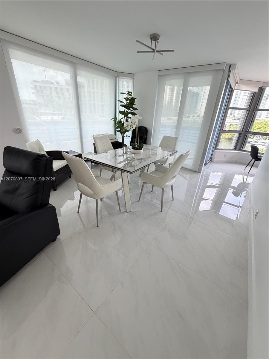 3500 Mystic Pointe Dr # 405, Aventura, FL 33180 — zdjęcie 3