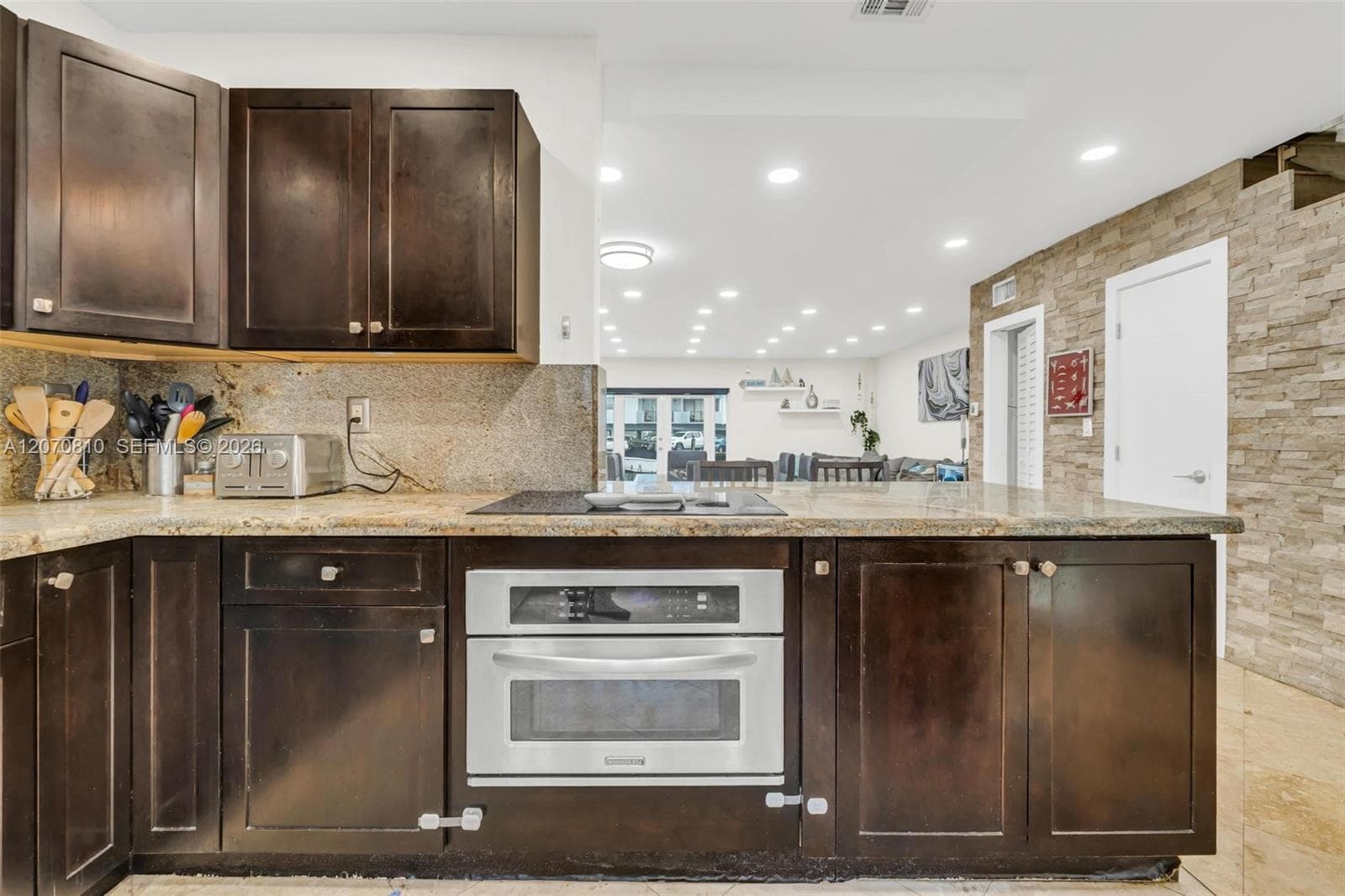 3690 NE 167th St # 34, North Miami Beach, FL 33160 — zdjęcie 5