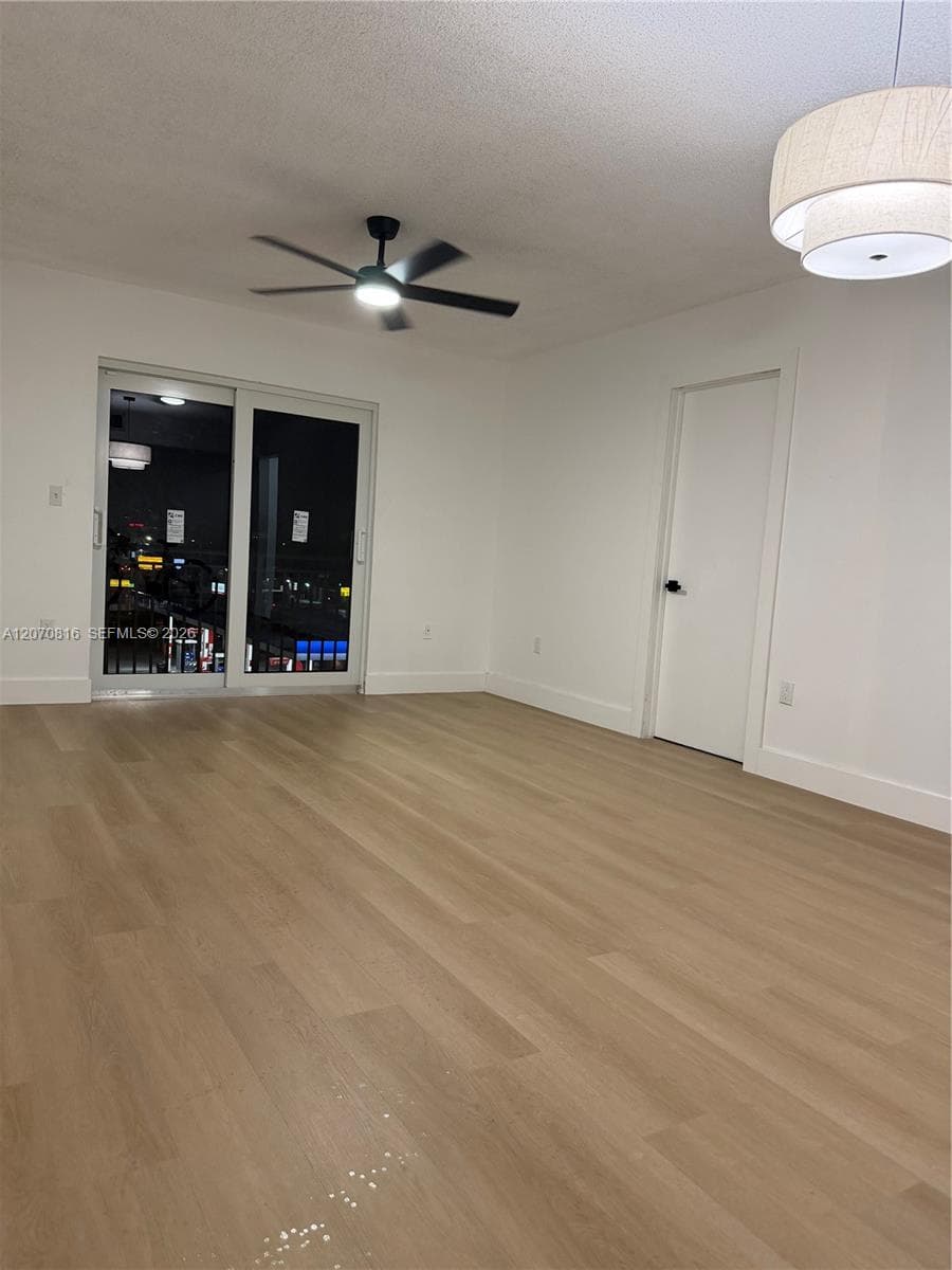 4713 NW 7th St # 409-1, Miami, FL 33126