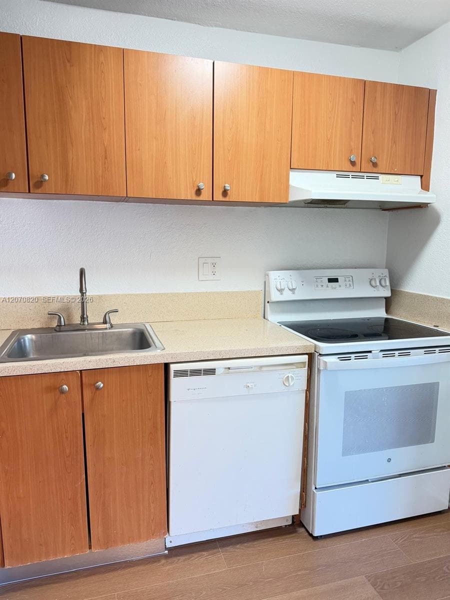 411 Executive Center Dr # 109, West Palm Beach, FL 33401 — zdjęcie 3