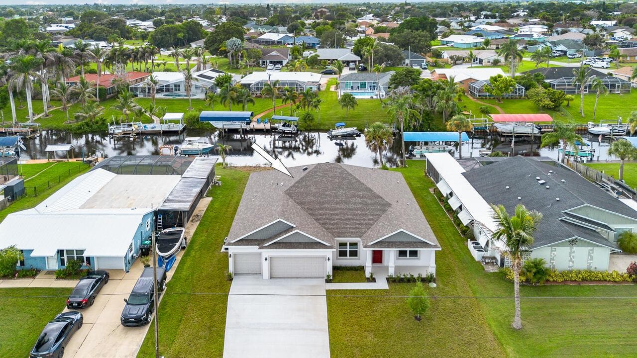 798 SE Seahouse Drive, Port St. Lucie, FL 34983 — zdjęcie 2