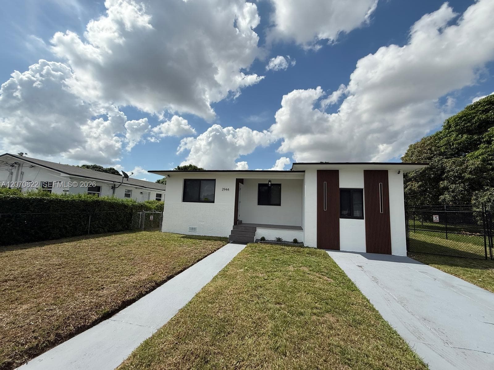 2944 NW 61st St, Miami, FL 33142 — zdjęcie 2