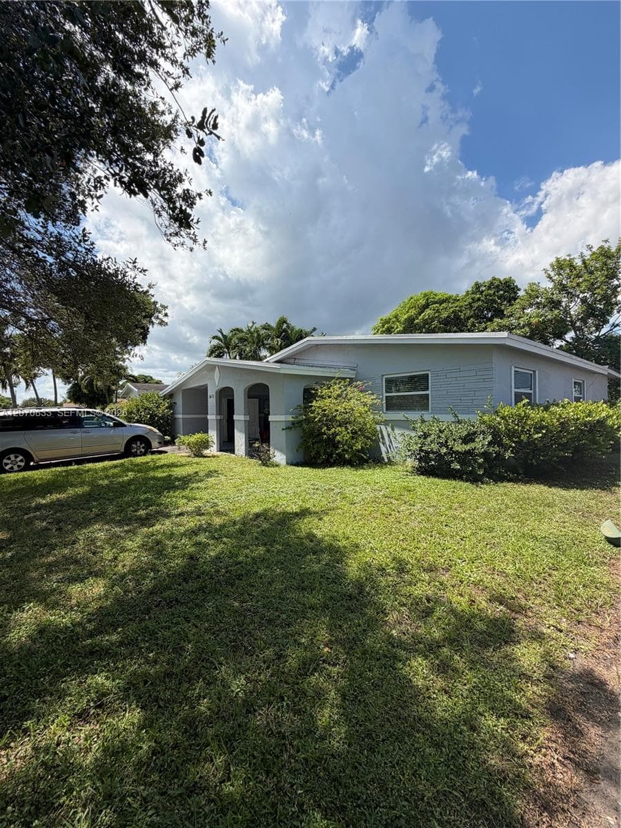 3631 NW 9th St, Lauderhill, FL 33311 — zdjęcie 2