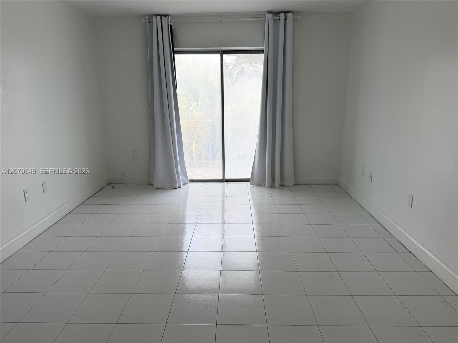 4301 NW South Tamiami Canal Dr # 3-314, Miami, FL 33126 — zdjęcie 3