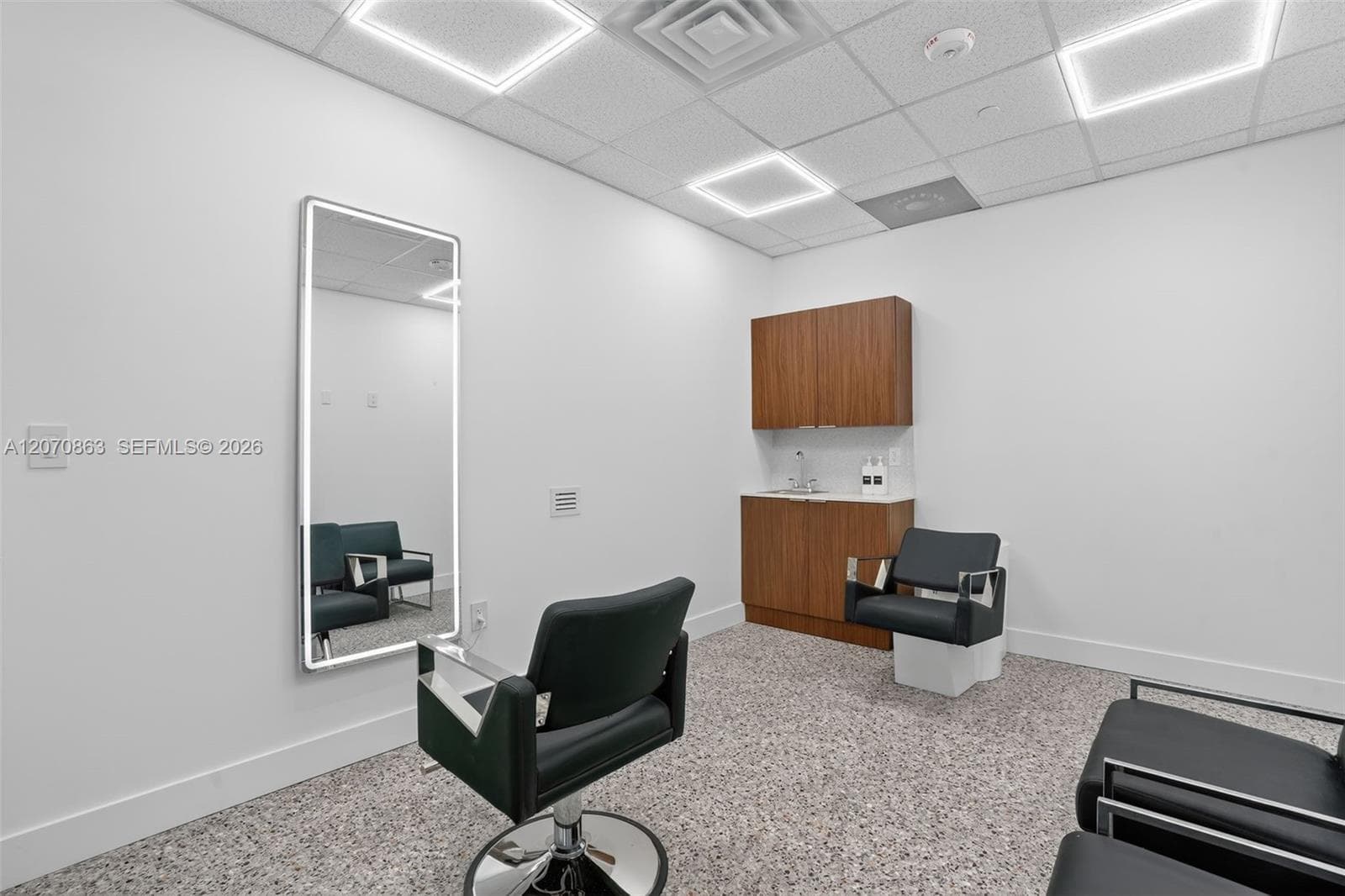 Beauty Salon Suites For Rent NOW Right In Front of FIU Publix Shopping, FL 33174 — zdjęcie 2