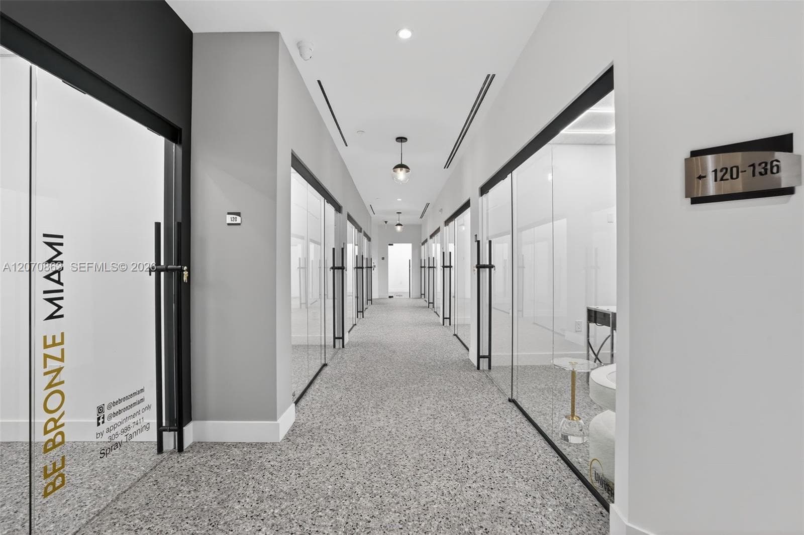 Beauty Salon Suites For Rent NOW Right In Front of FIU Publix Shopping, FL 33174 — zdjęcie 5