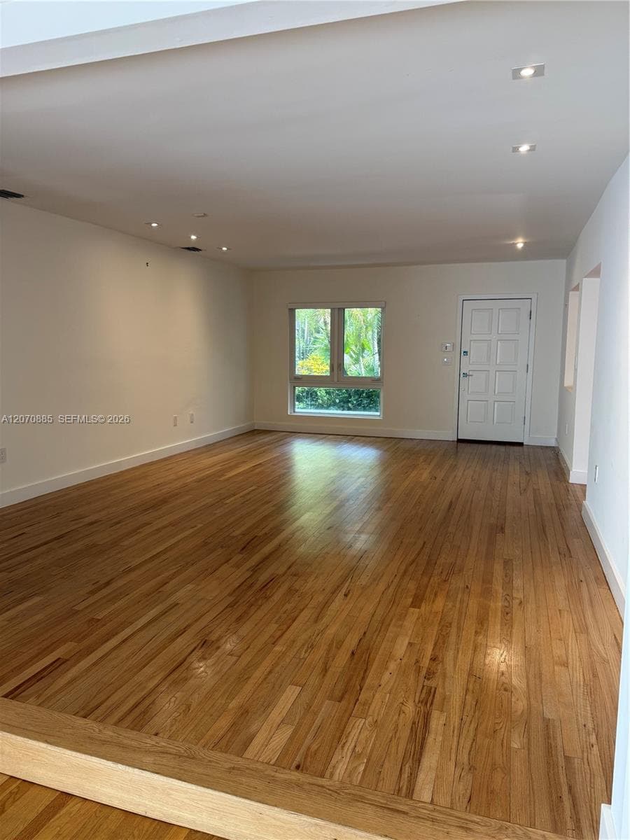3865 Poinciana Ave, Miami, FL 33133 — zdjęcie 3