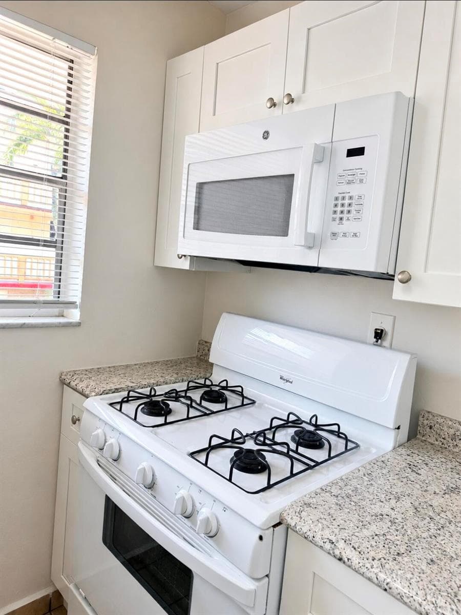 4655 Palm Avenue # 205, Hialeah, FL 33012 — zdjęcie 3
