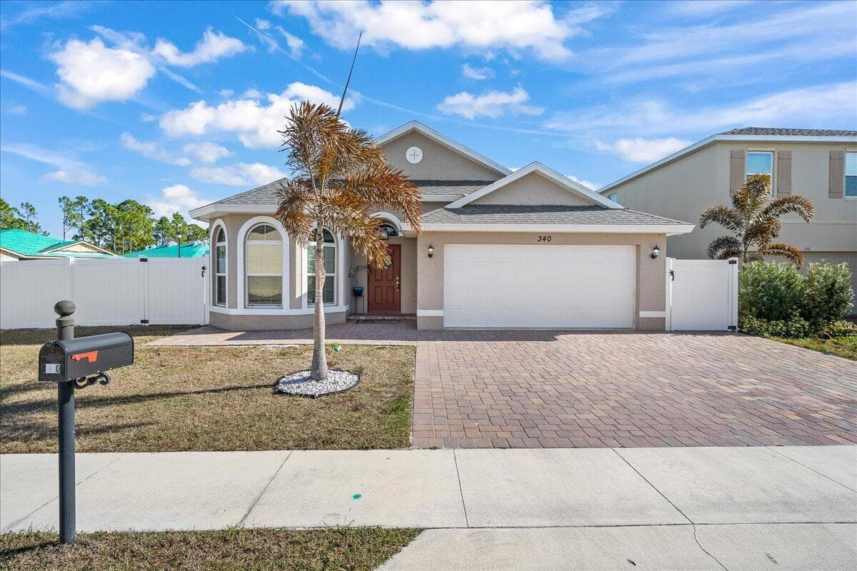 340 PALM BREEZES Drive, Fort Pierce, FL 34945 — zdjęcie 2