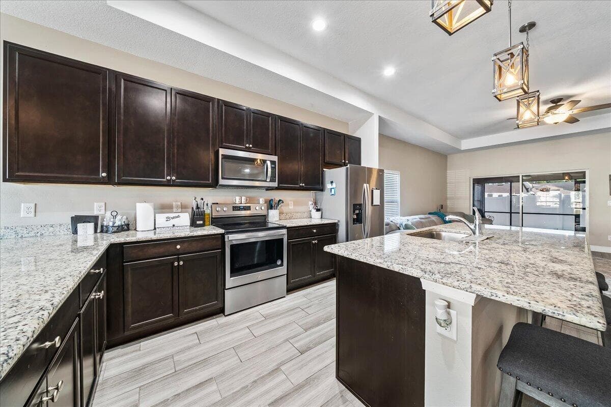 340 PALM BREEZES Drive, Fort Pierce, FL 34945 — zdjęcie 4