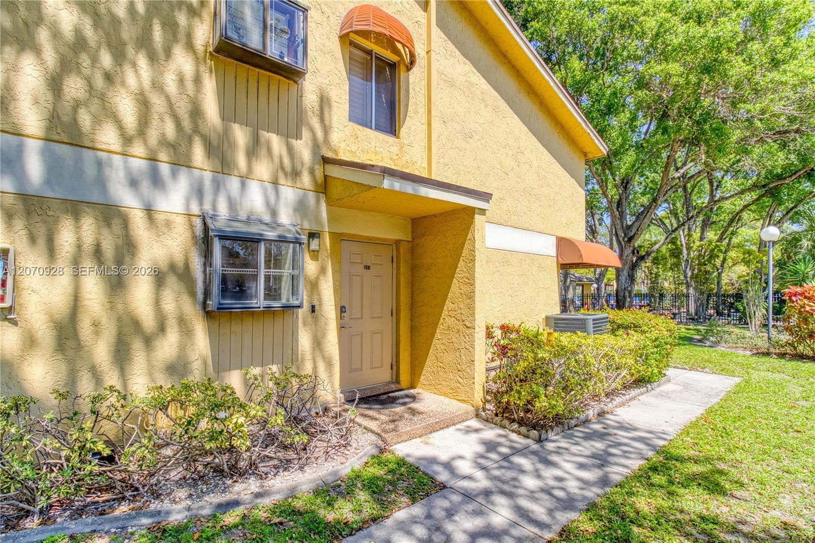 3095 N Oakland Forest Dr # 104, Oakland Park, FL 33309 — zdjęcie 2