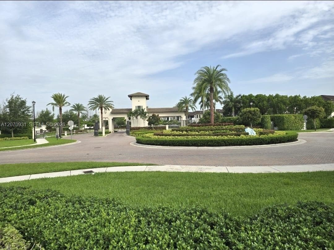 9267 W 34th Ct, Hialeah, FL 33018 — zdjęcie 2