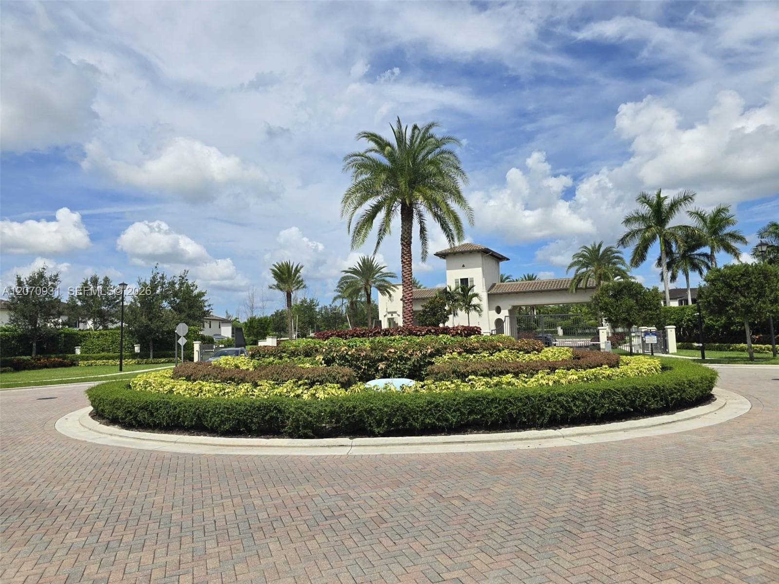 9267 W 34th Ct, Hialeah, FL 33018 — zdjęcie 3