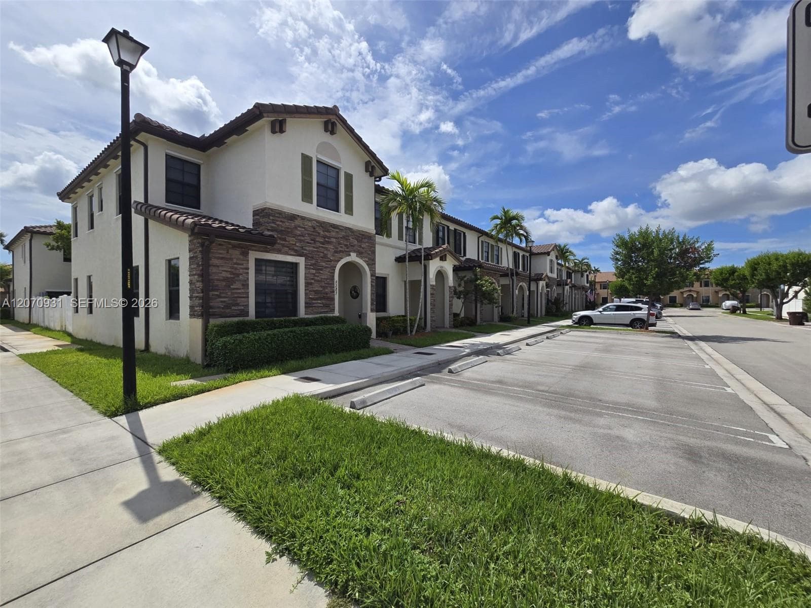 9267 W 34th Ct, Hialeah, FL 33018 — zdjęcie 5