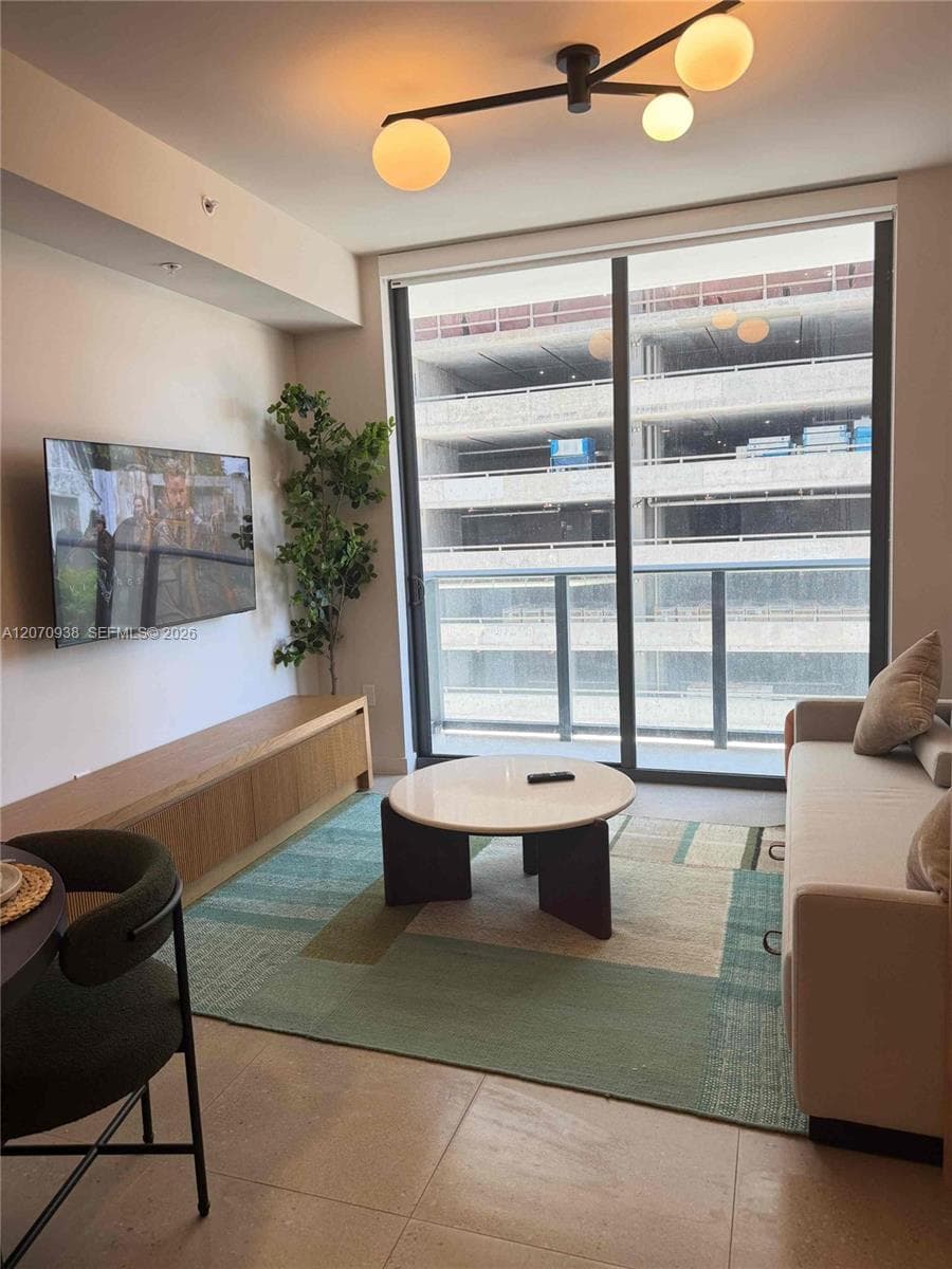11 NE 6th St # 705, Miami, FL 33132 — zdjęcie 3