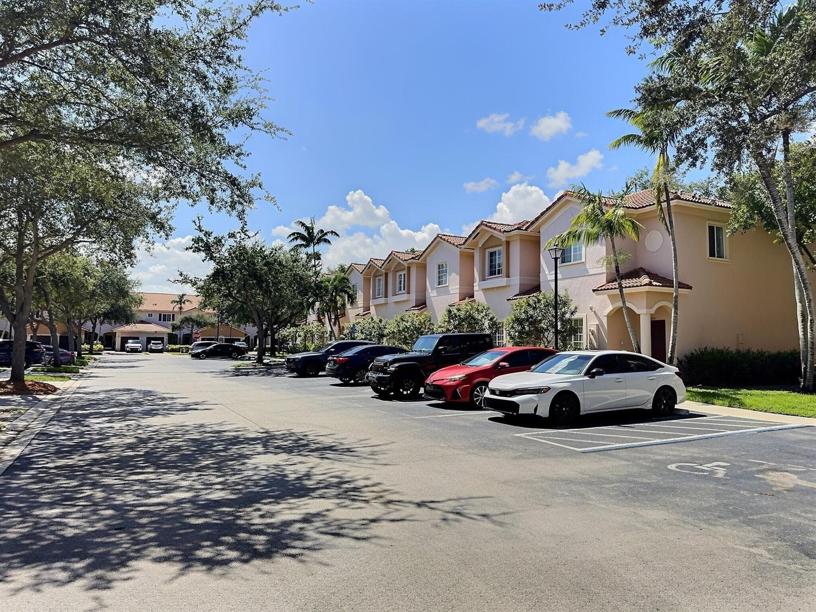 8833 S ISLES Circle # 8833, Tamarac, FL 33321 — zdjęcie 3