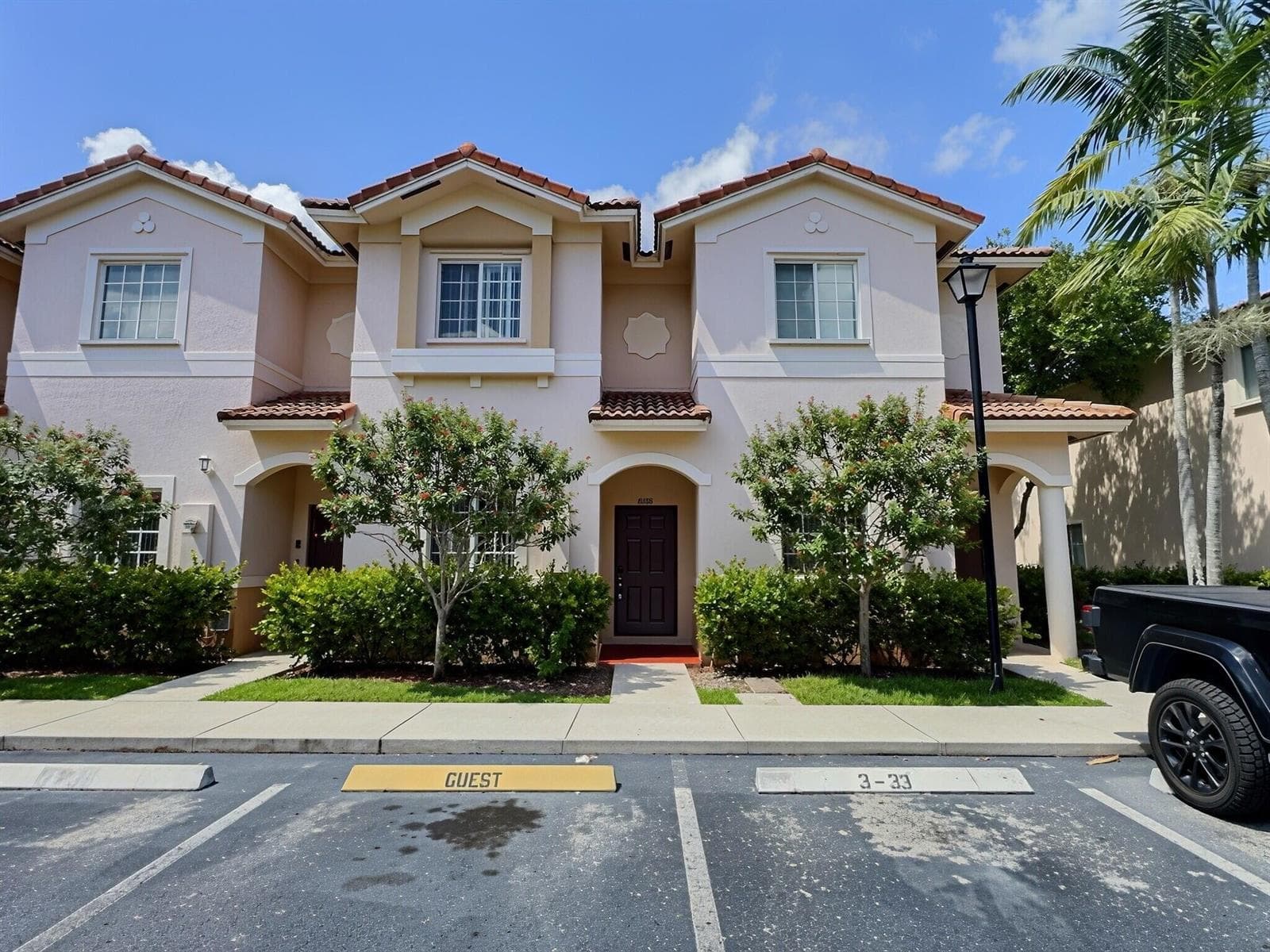 8833 S ISLES Circle # 8833, Tamarac, FL 33321