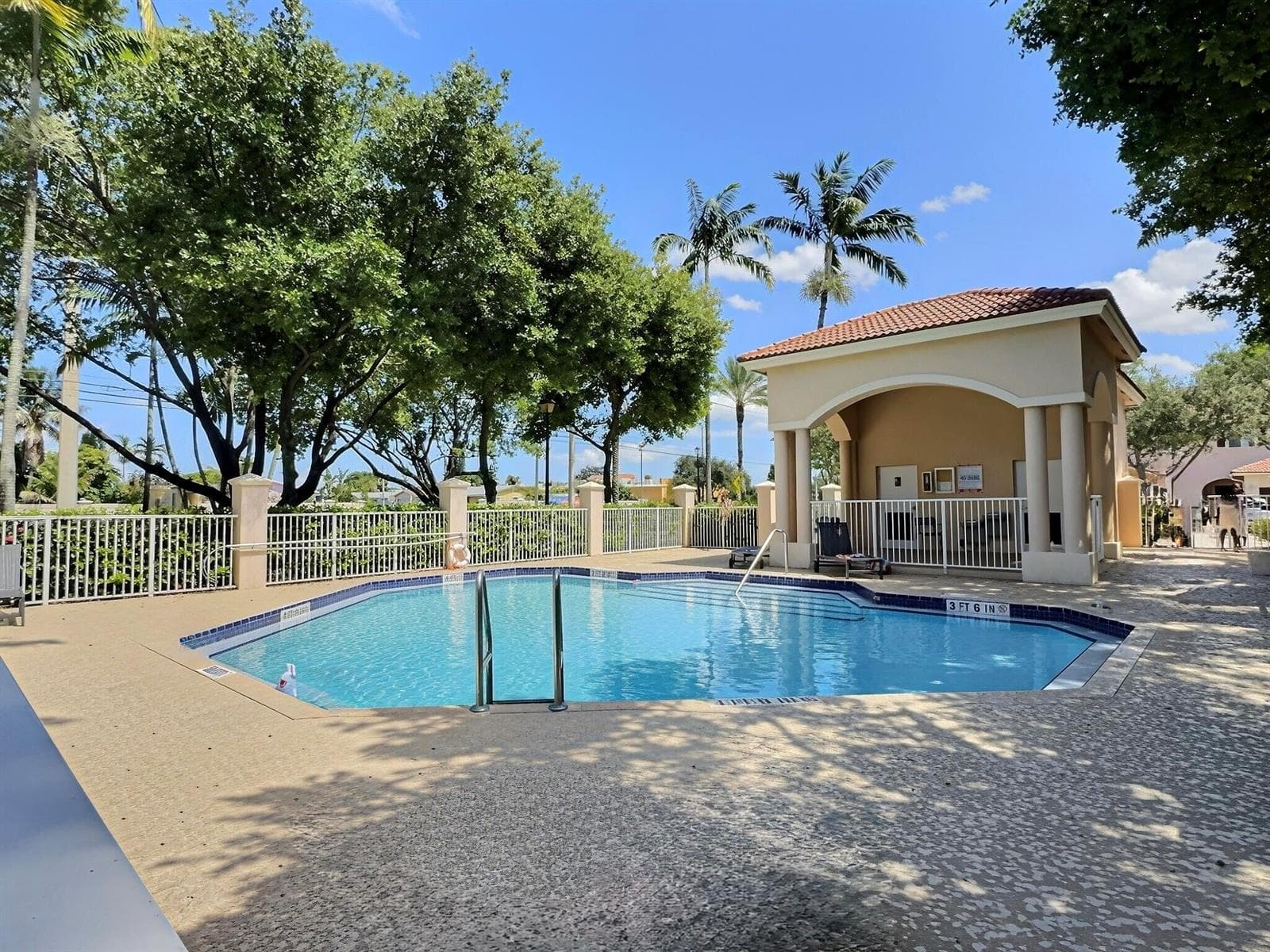 8833 S ISLES Circle # 8833, Tamarac, FL 33321 — zdjęcie 4