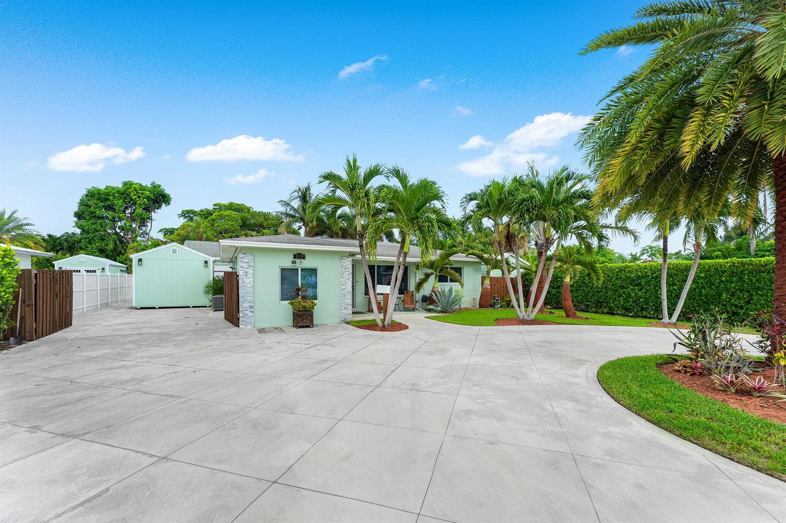 819 6TH Street, Lake Park, FL 33403 — zdjęcie 3