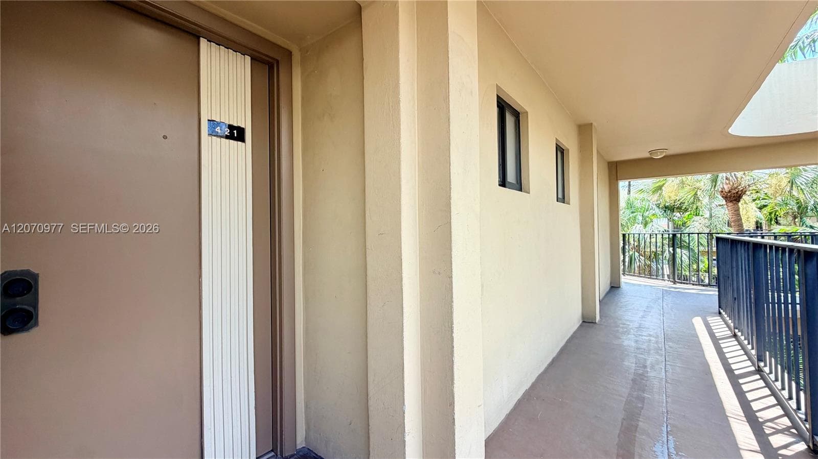 8615 NW 8th St # 421, Miami, FL 33126 — zdjęcie 2