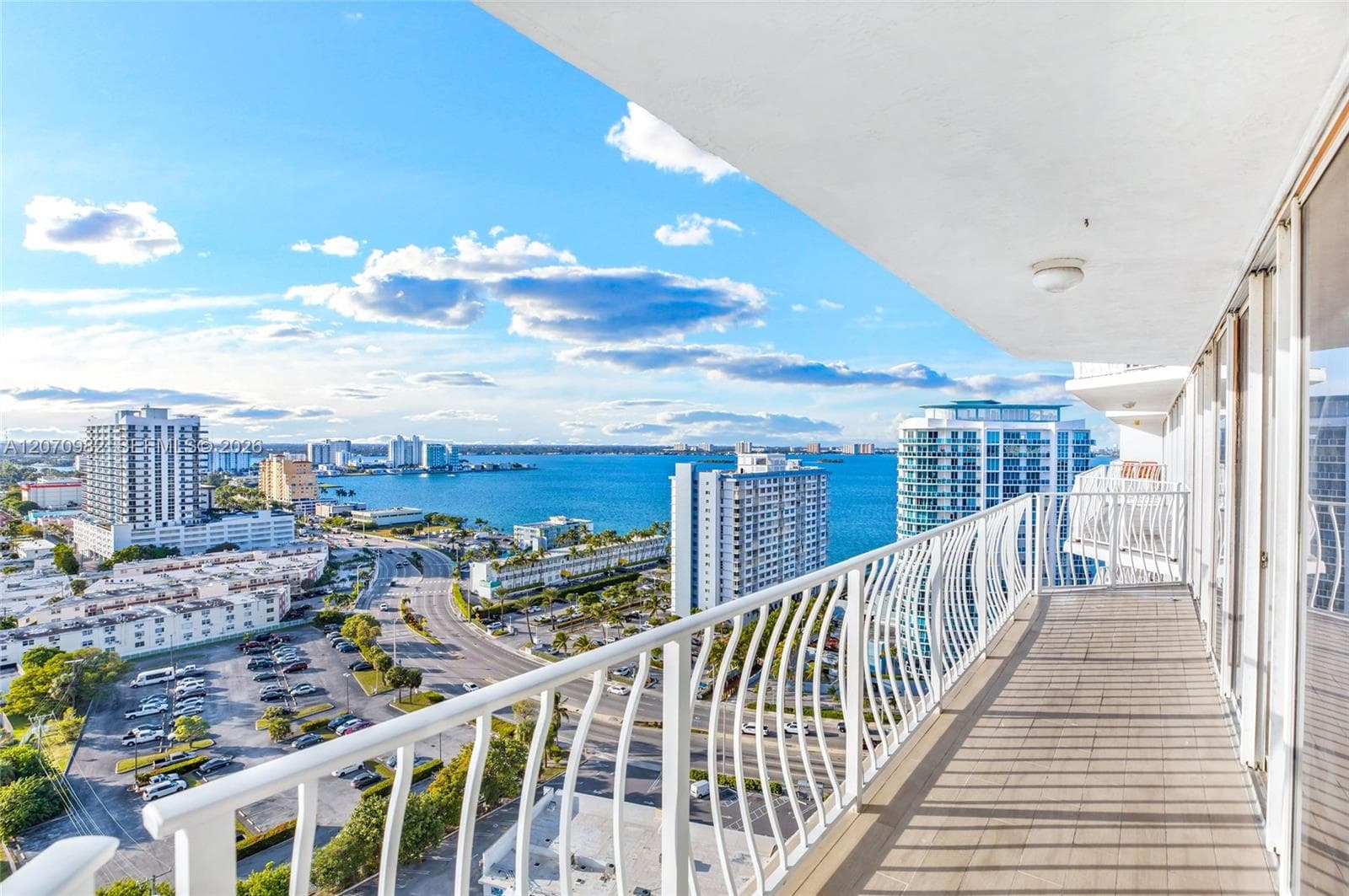 7601 E Treasure Dr # 2203, North Bay Village, FL 33141 — zdjęcie 3
