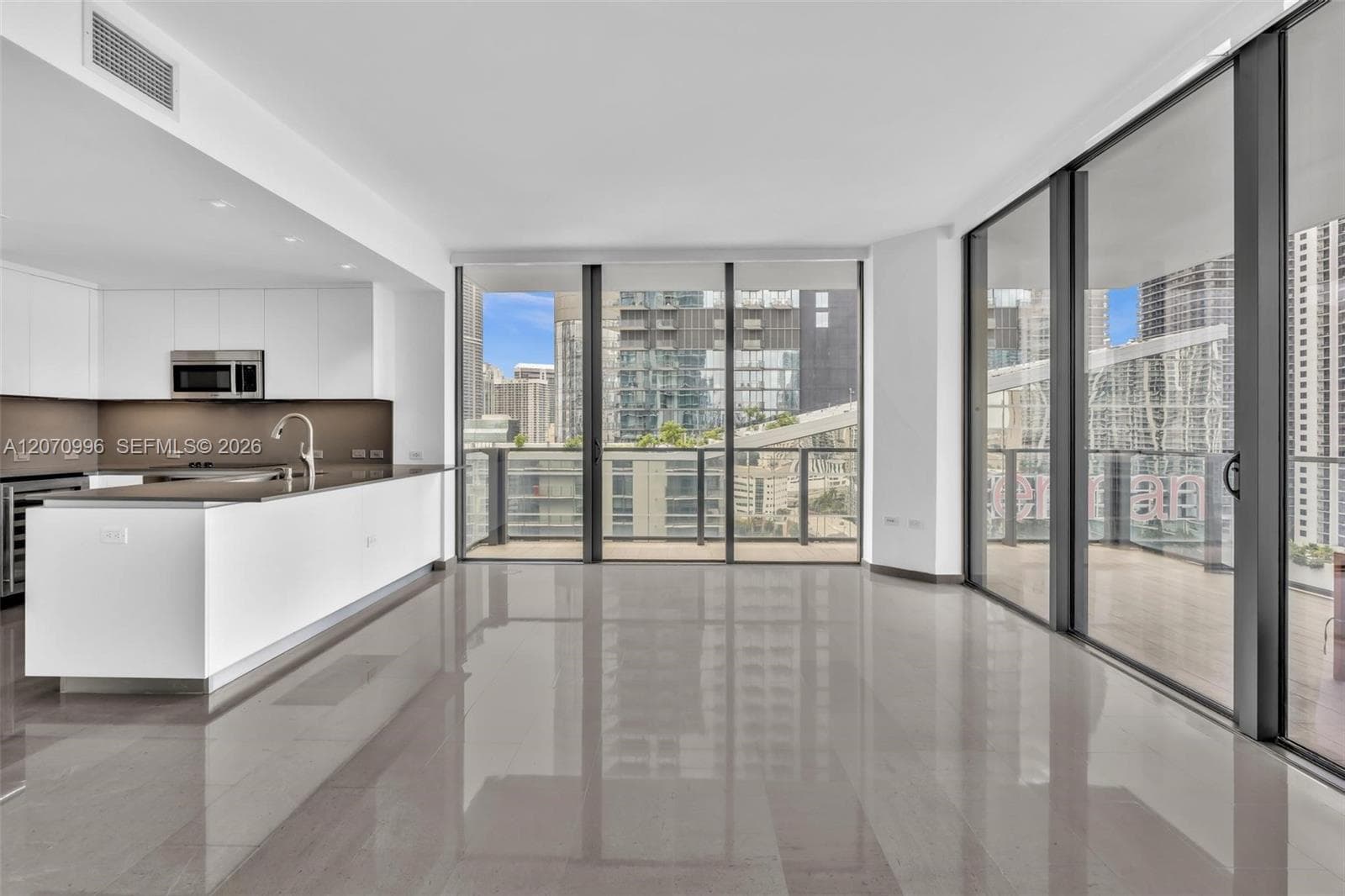 68 SE 6th St # 1702, Miami, FL 33131 — zdjęcie 4