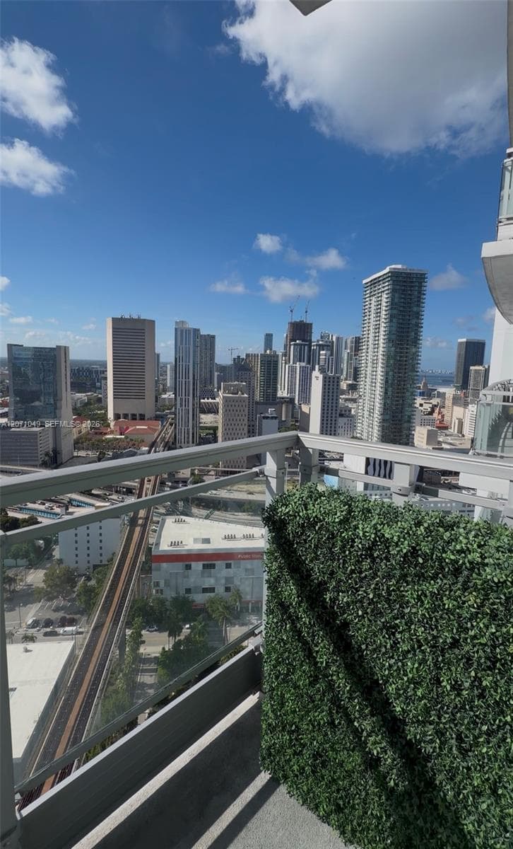 90 SW 3rd St # 3408, Miami, FL 33130