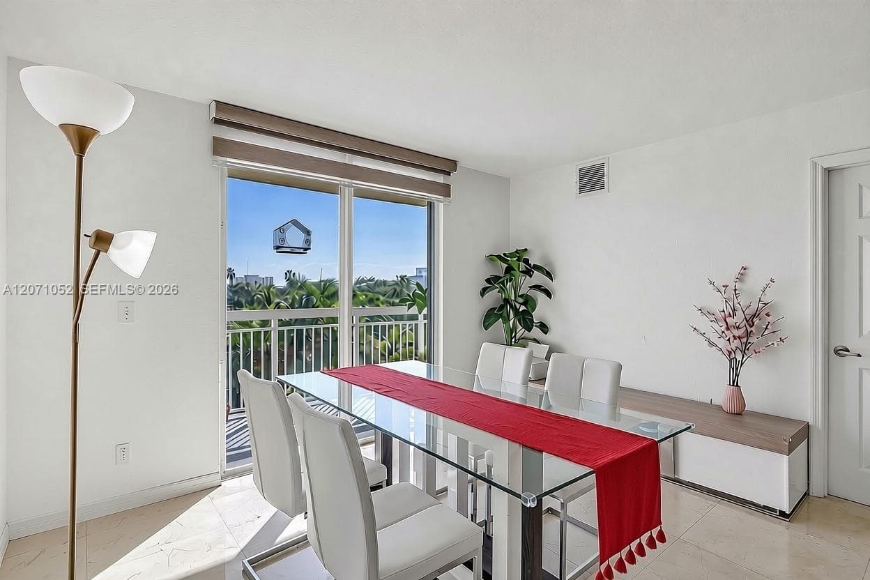 816 NW 11th St # 607, Miami, FL 33136 — zdjęcie 2