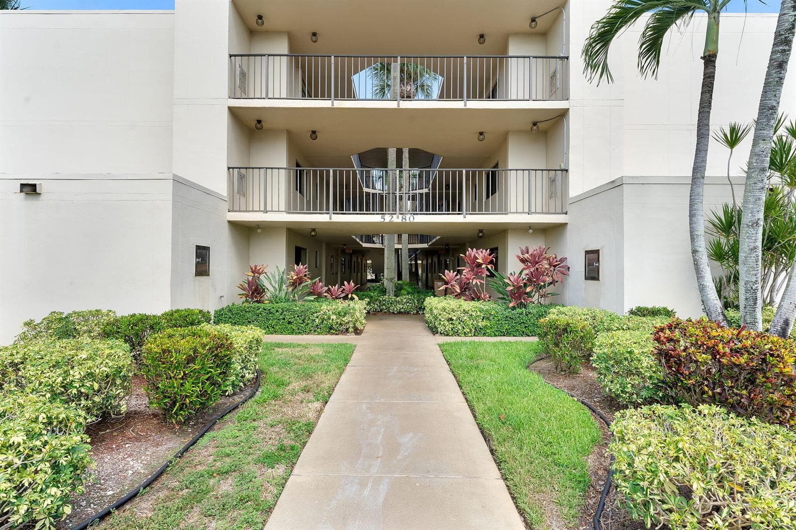 5280 Las Verdes Circle # 124, Delray Beach, FL 33484