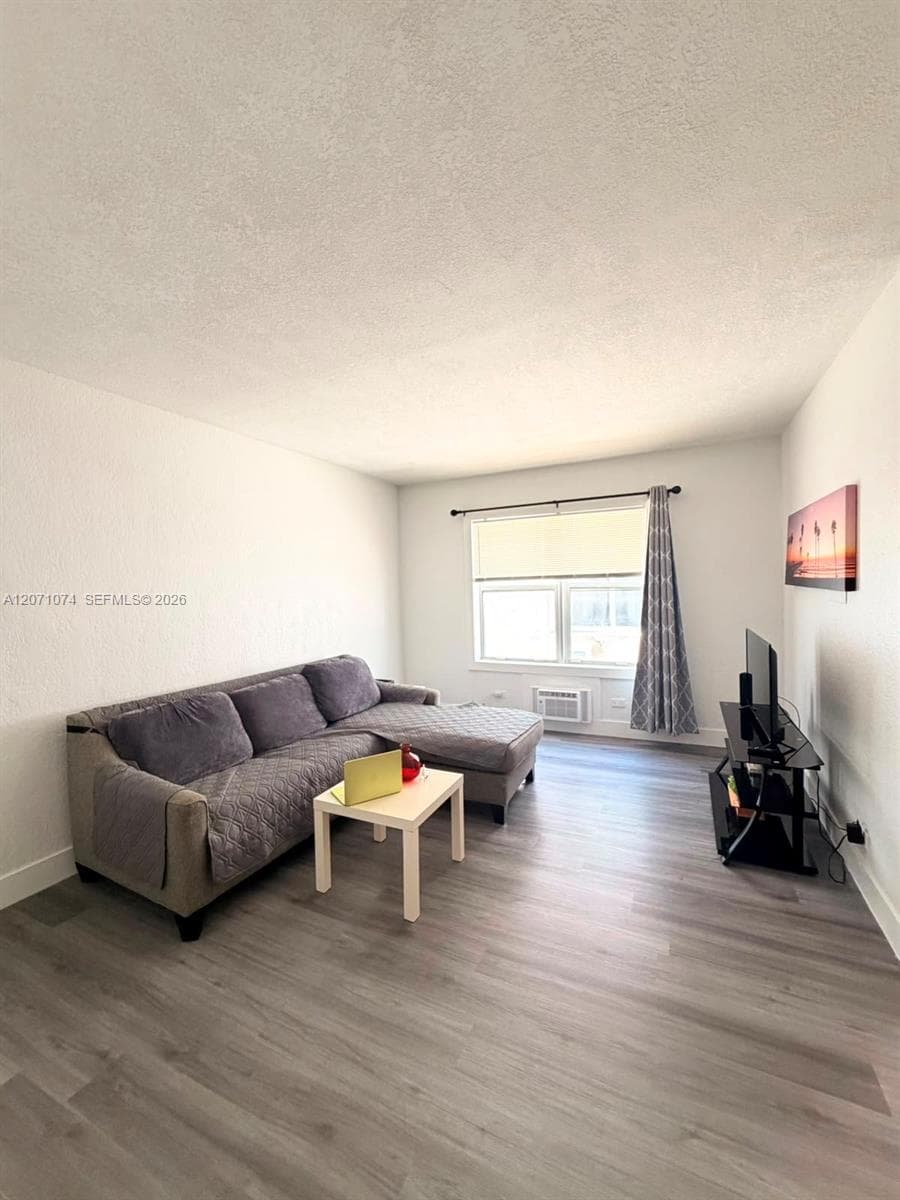 7334 Harding Ave # 6, Miami Beach, FL 33141 — zdjęcie 3