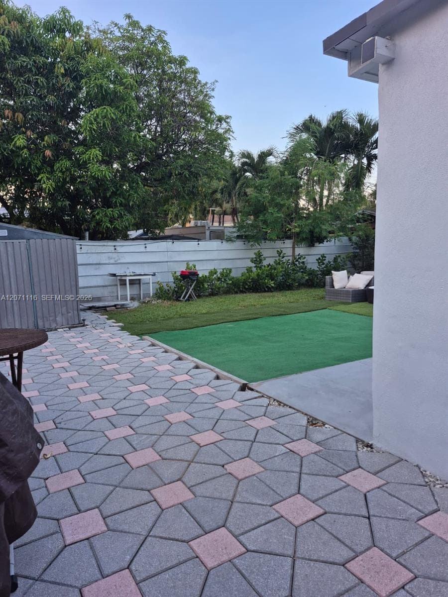 1137 NW 55th St, Miami, FL 33127 — zdjęcie 5